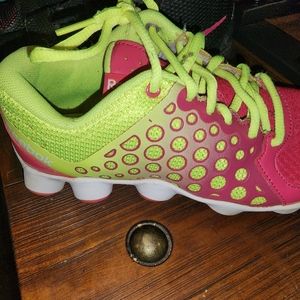 Reebok ATV18 walking shoes